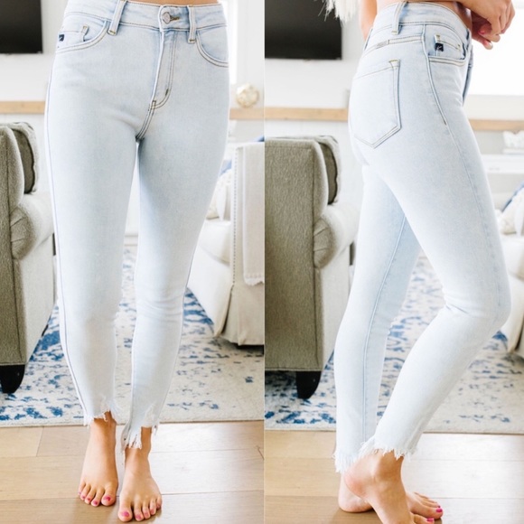 KanCan Summer Lovin’ Light Wash Jeans - Picture 2 of 3